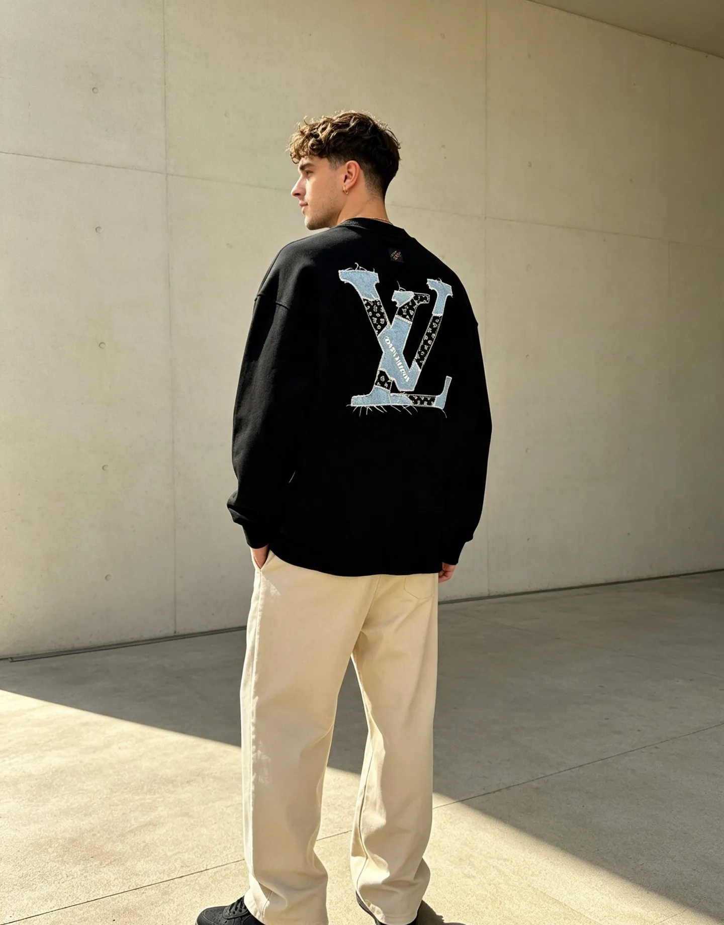 Louis Vuitton/Louis Vuitton denim patch letter embroidered crew neck sweatshirt